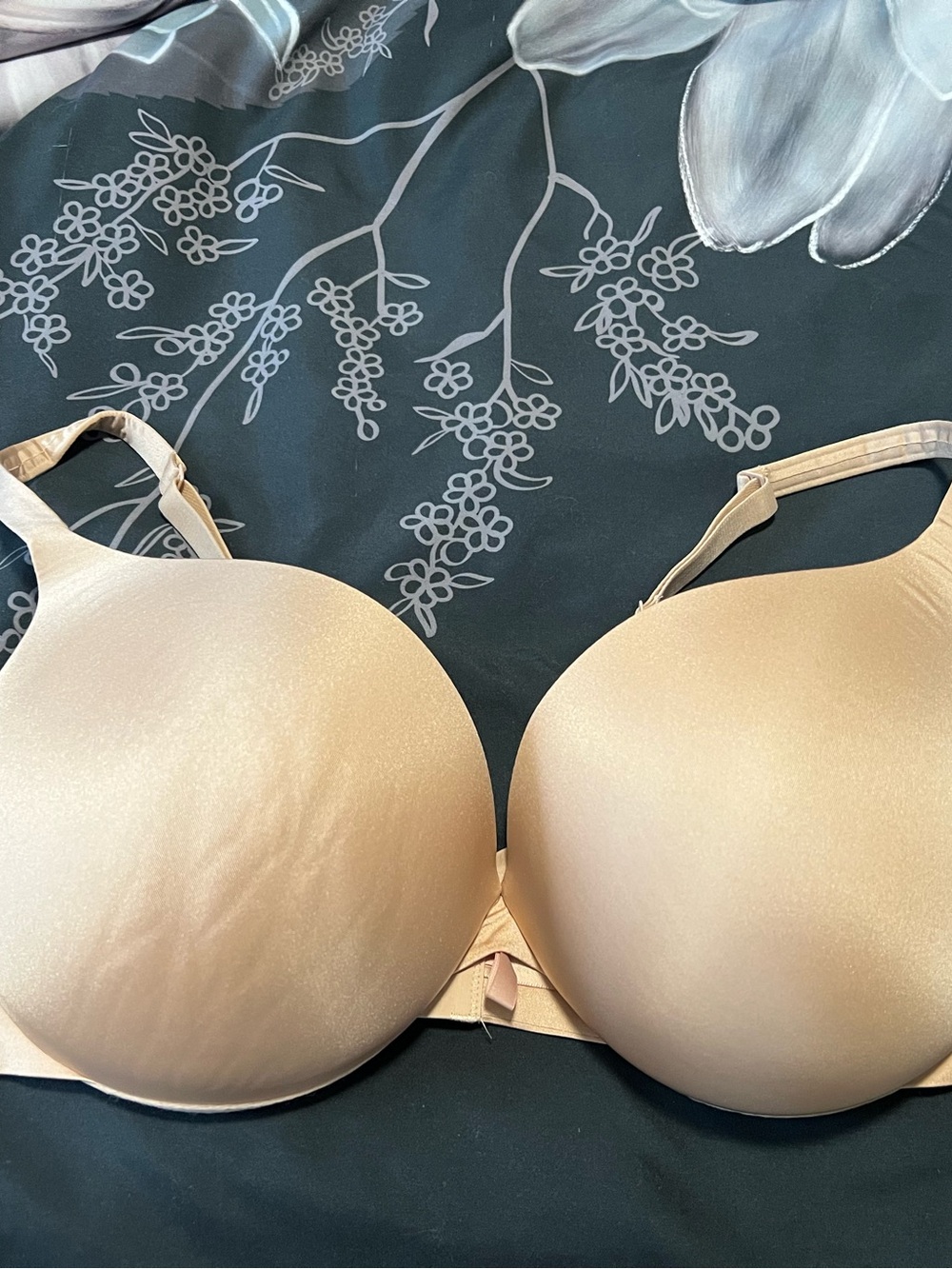 SKIMS Nude Smooth Everyday Push Up T-Shirt Bra by Skims